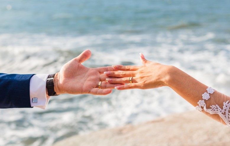 Como planejar seu casamento na praia? Tudo que você precisa saber